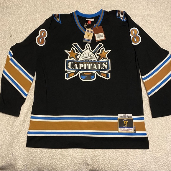 Washington Capitals Black Hockey Jersey Alex Ovechkin # 8 size L - Picture 1 of 8